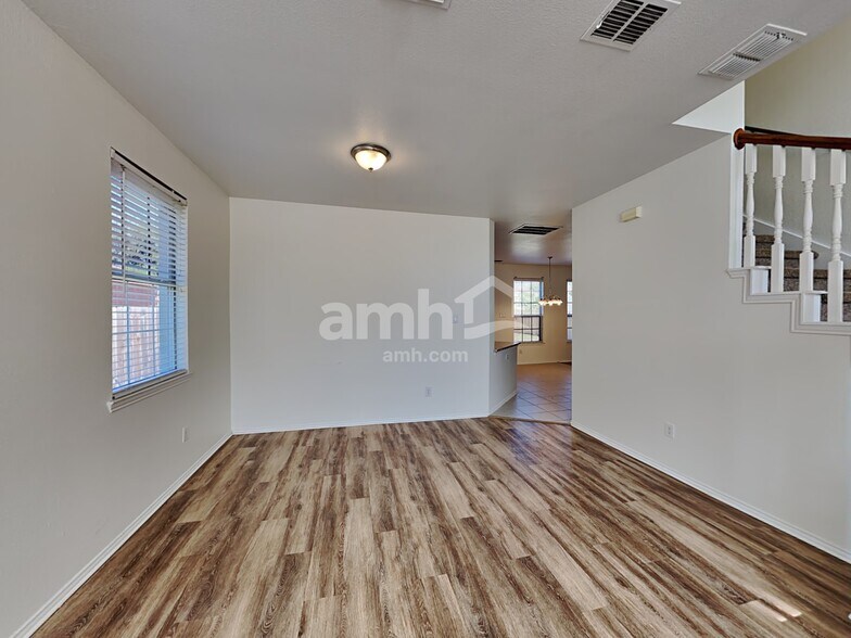 Building Photo - 1224 Riverside Rd