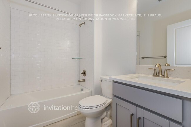 Building Photo - 14110 17 Ct E