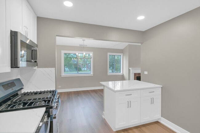 Building Photo - 350 Newgate Ct