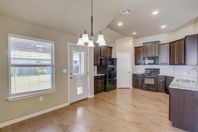 Building Photo - 2005 Alyssas Dr