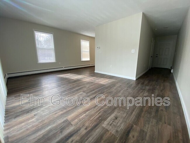 Building Photo - 9 Darby Field Common