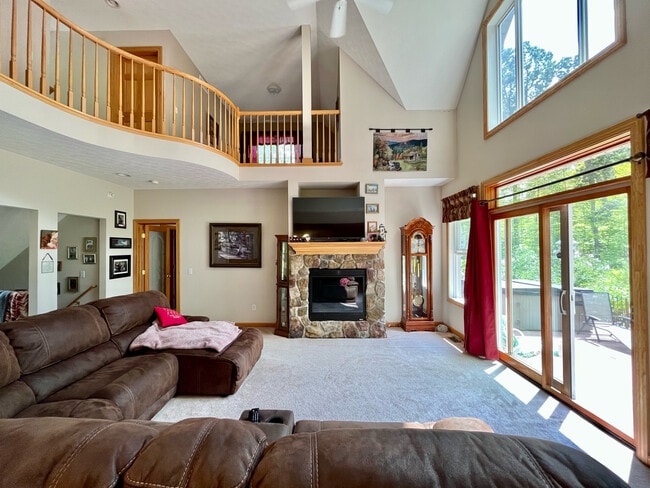 Building Photo - 6286 Fenn Rd