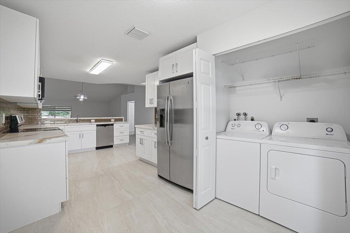 Building Photo - 4112 Pine Ridge Ln