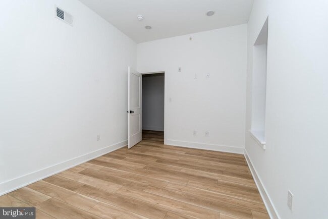 Building Photo - 2700 E Auburn St