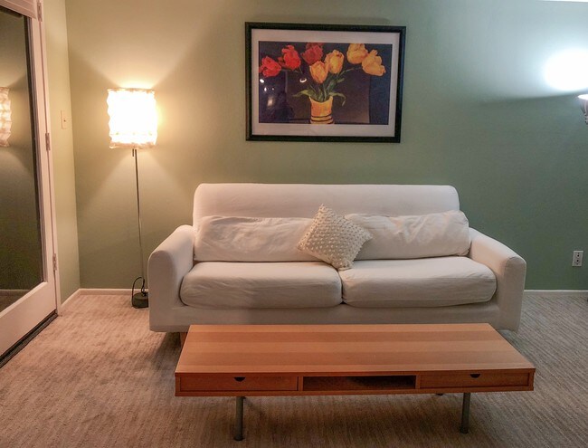 Sitting Area/Den - 11575 Missouri Ave