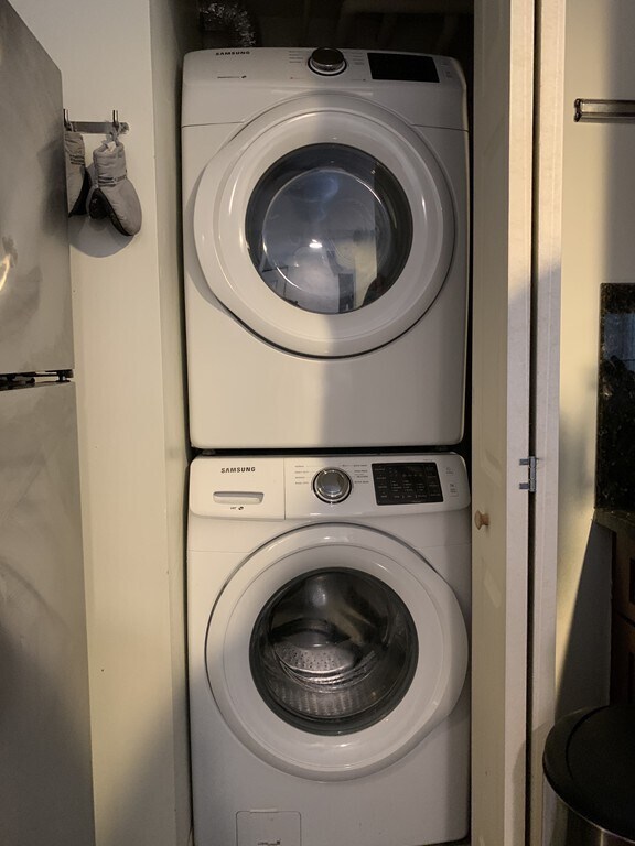 Building Photo - 8-10 Museum Way