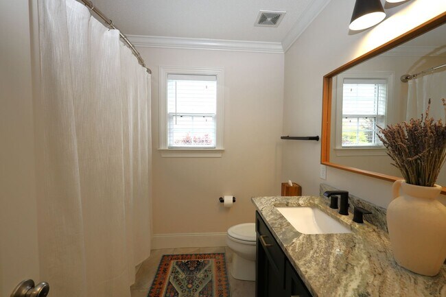 Building Photo - 4025 Gramercy Dr