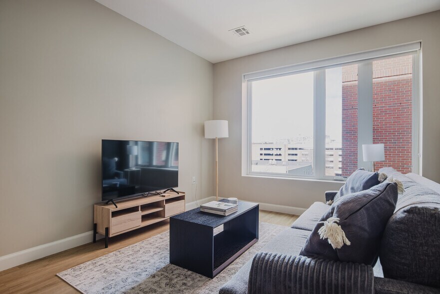 Building Photo - 21 Charles St