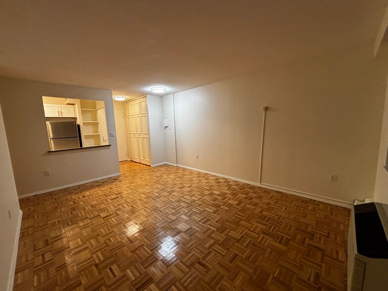 Building Photo - 109 Babcock St