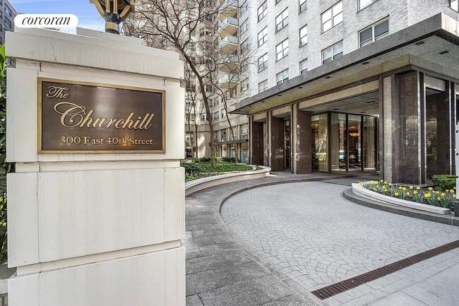 Building Photo - 300 E 40th St