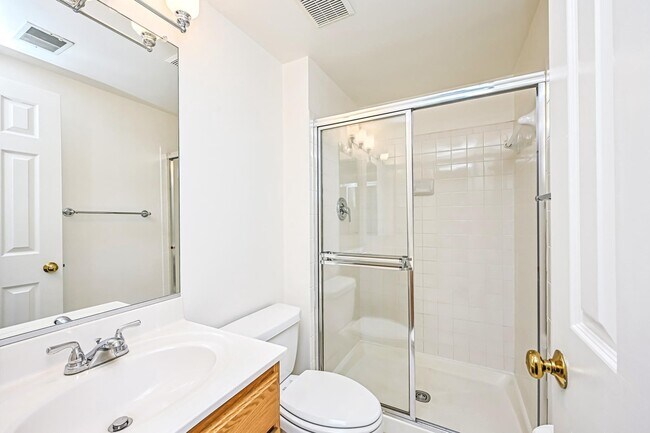 Building Photo - 2143 Wolftrap Ct