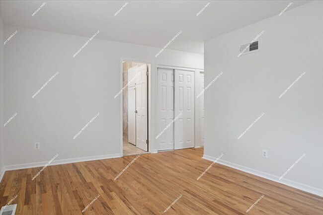 Building Photo - Rare Rental! Beautiful 1900 sq ft 3-bedroo...