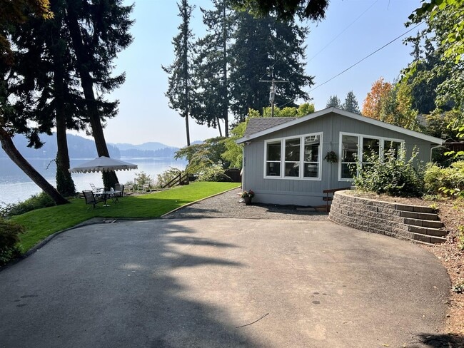 Building Photo - WATER FRONT HOME FULLY FURNISHED ALL INCLU...