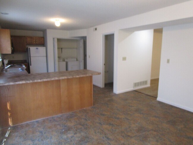 Building Photo - 4406-4408 Cheryl Ct.
