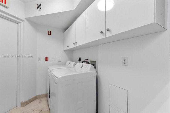 Building Photo - 19111 Collins Ave