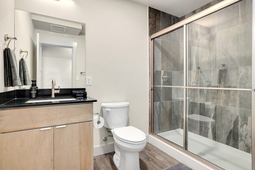 Building Photo - 10 Riordan Rd