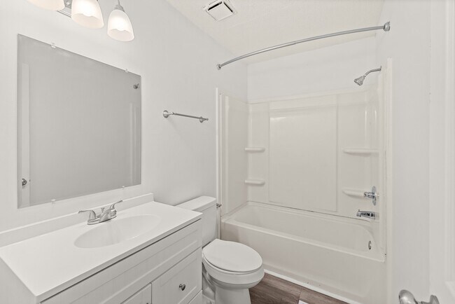 Building Photo - 648 Valley Crest Dr