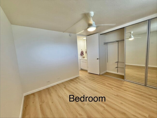 Building Photo - Luna-Liho Towers - Fully renovated, washer/dryer in the unit, AC