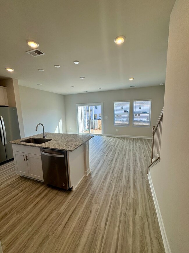 Building Photo - Beautiful, Brand New 3BR Townhouse in Concord