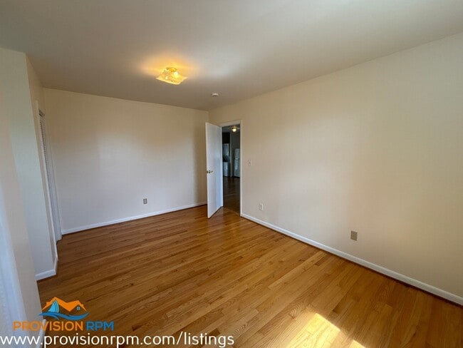Building Photo - 7828 Bodkin View Dr