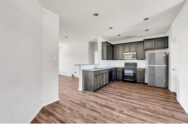 Building Photo - 322 Franchi Wy