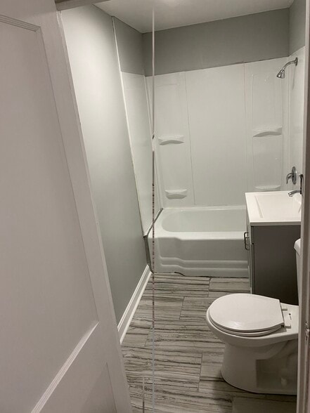 Building Photo - 156 Cedar St