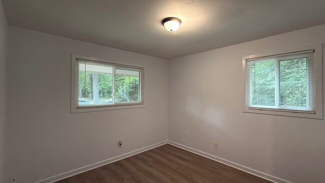 Building Photo - 2210 Fields Ave