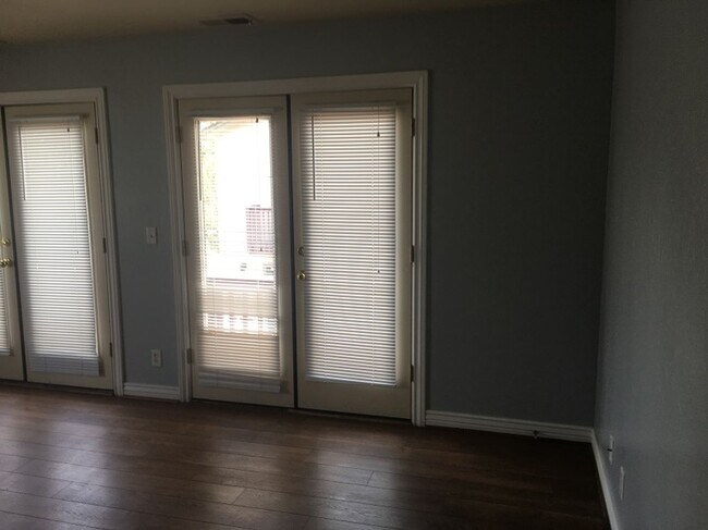 Building Photo - 1473 E Ivy Ln