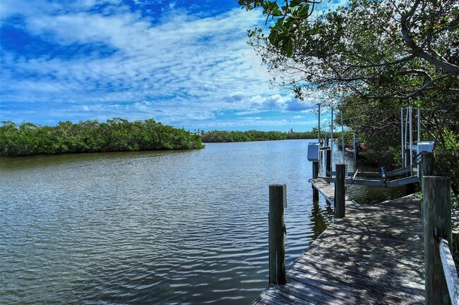 Building Photo - 2910 Casey Key Rd