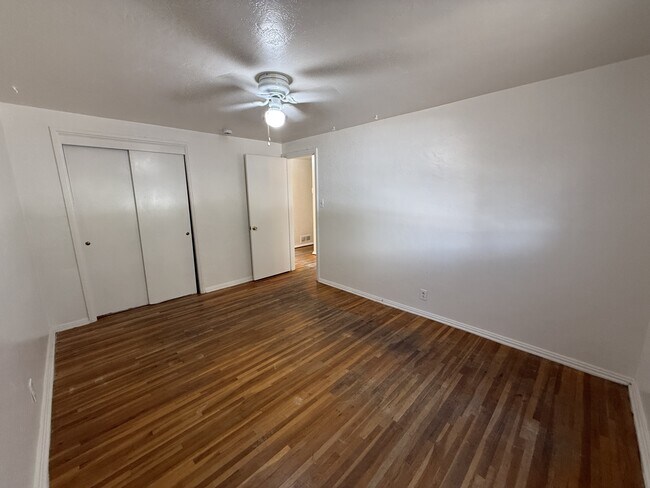 Building Photo - 3213 San Pedro Dr NE