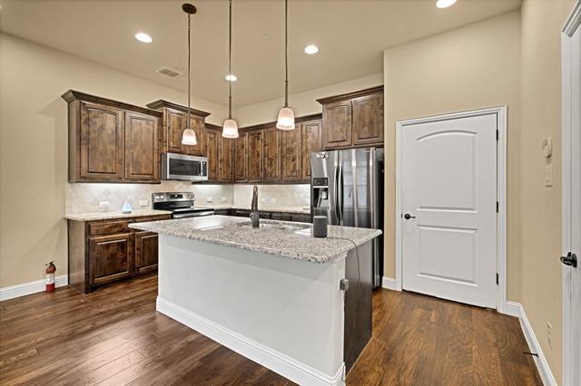 Building Photo - 1224 Pebblebrook Dr