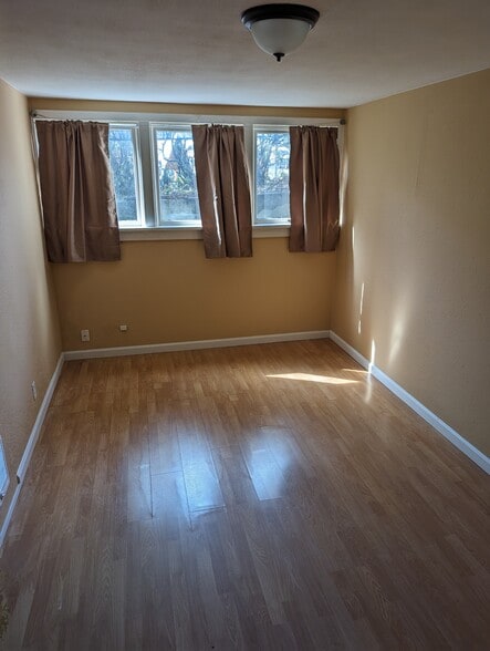 bedroom - 3536 Interlake Ave N