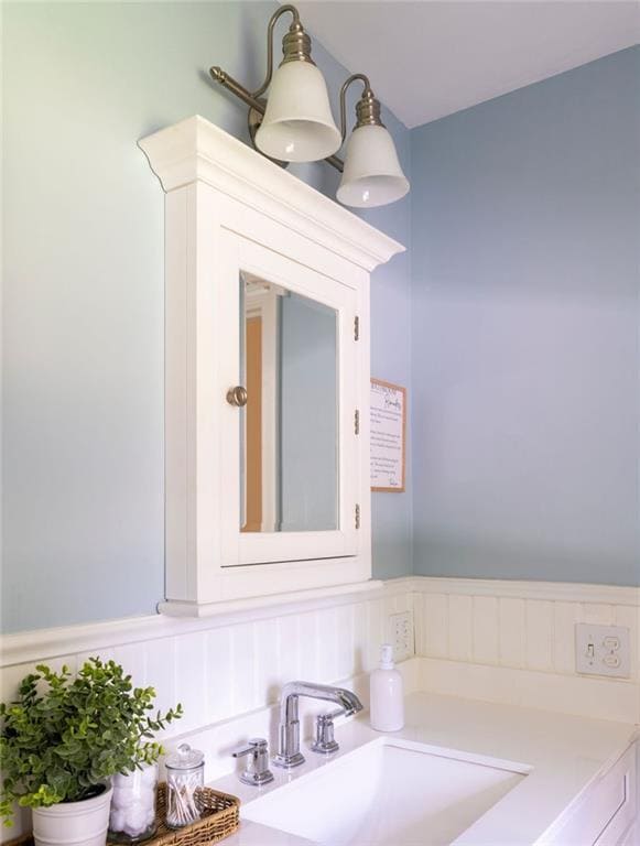 Building Photo - 11 N Hillview Dr