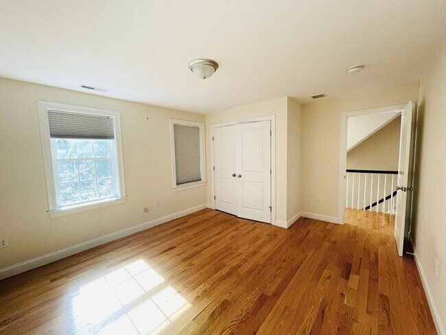 Building Photo - 127 Lowell St