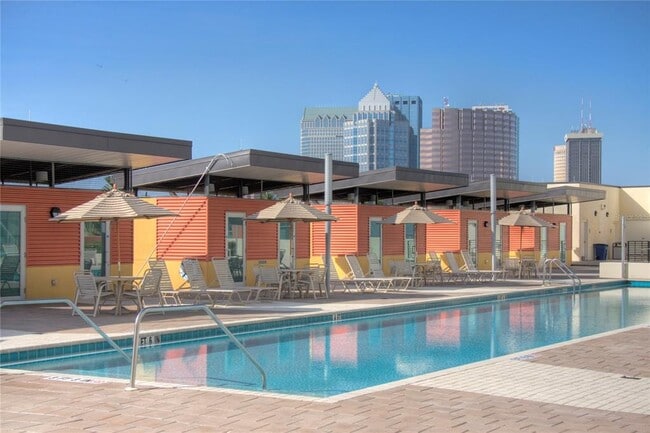 Building Photo - 1208 E Kennedy Blvd