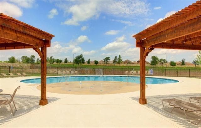 Building Photo - 15209 Belclaire Ave