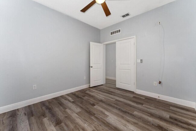 Building Photo - 12845 Sawgrass Pine Cir