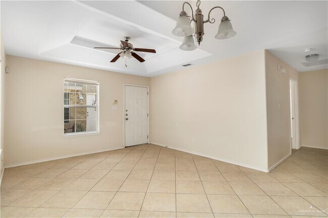 Building Photo - 13 Lacywood
