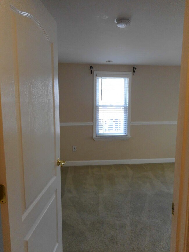 Building Photo - 608 Green St