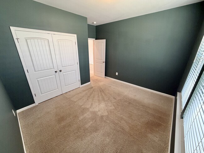 Building Photo - 540 Teversham Dr