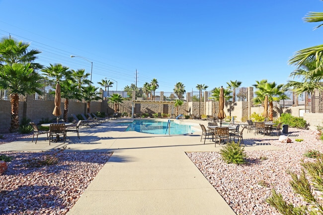 Building Photo - Santa Barbara Palms