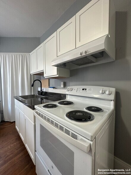 Building Photo - 881 Huntington Ave