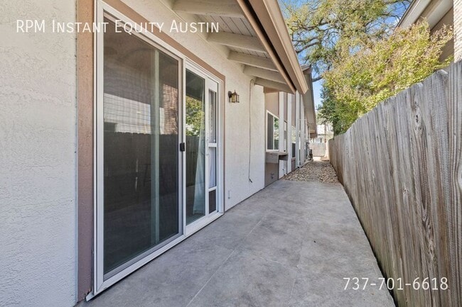 Building Photo - 8110 Ceberry Dr