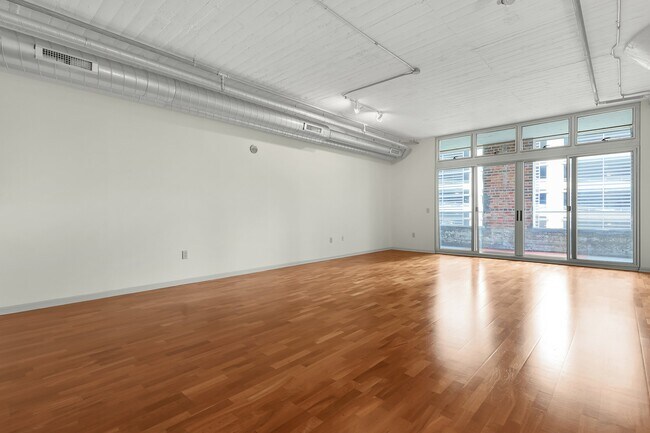 Building Photo - 221 N Front St