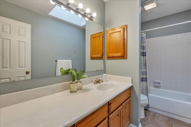 Building Photo - Look at this Bonus Room!!!