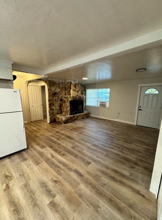 Building Photo - 420 Rock Pit Rd