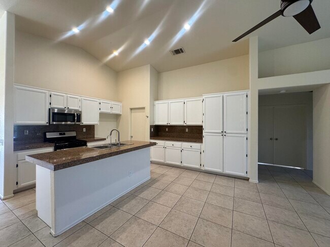 Building Photo - 45270 Sunbrook Ln