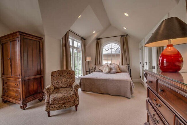 Building Photo - Winter Rental