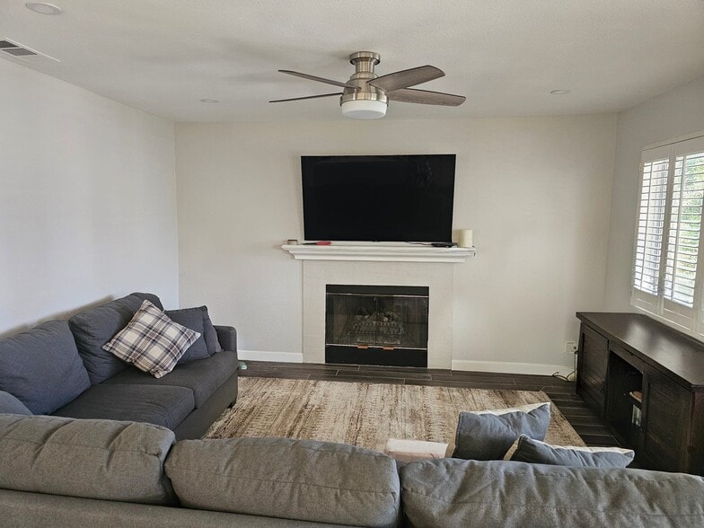 Building Photo - 42962 Cala Rosso