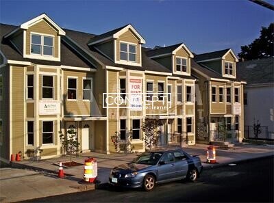 Building Photo - 102 Allston St